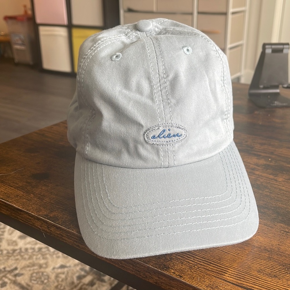 Hat women